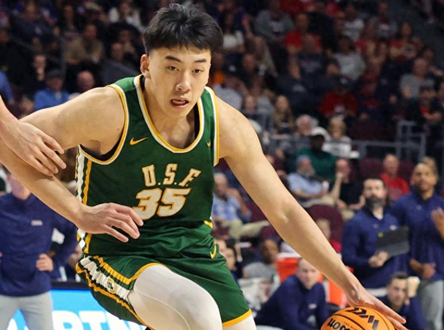 Wang Junjie’s strongest NCAA performance! Scored a career-high 27 points on 10 of 14 shooting, hitting 7 of 9 three-pointers with great accuracy.