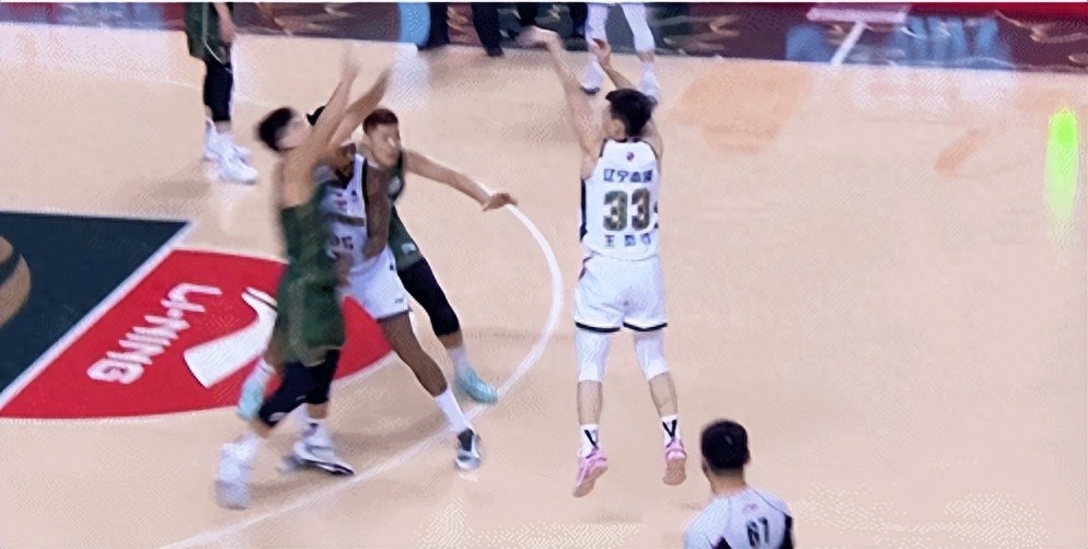 Winning despite such poor shooting! Only 3 of 16 three-pointers made, yet Liaoning defeats Tongxi, Guo Haowen scores 23 points and 8 assists in vain.