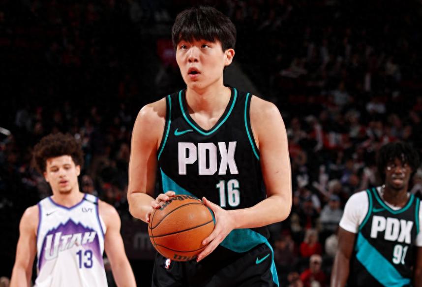 Blazers reporter criticizes Splitter's player usage: Hansen could have played more minutes, Klingen played too long.