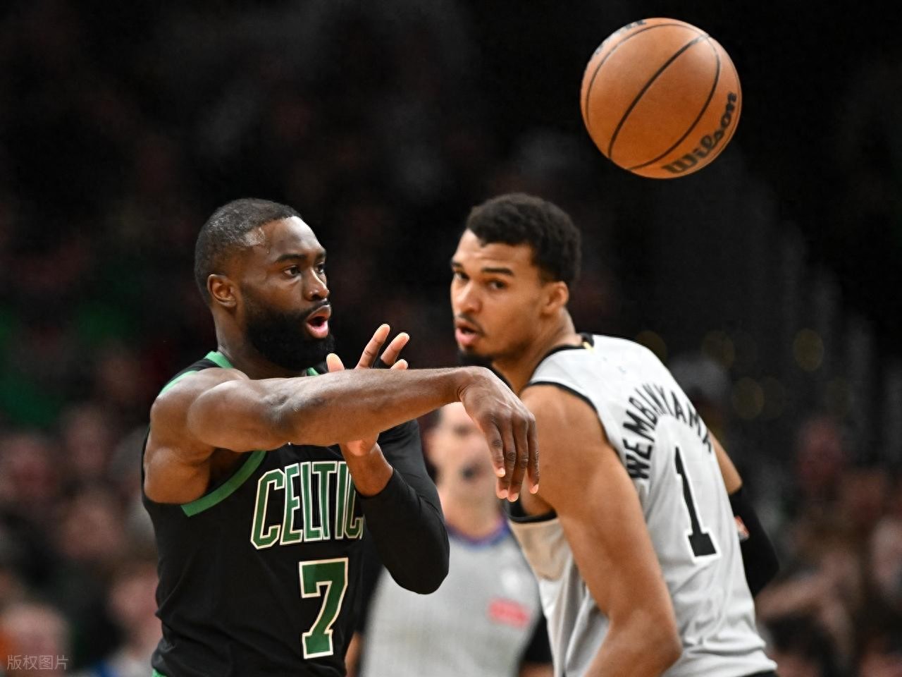 Brown and White combined for 56 points but couldn't save the team; Vembanyama scored 21 with 6 rebounds; Celtics had only 4 free throws all game and narrowly lost to the Spurs.