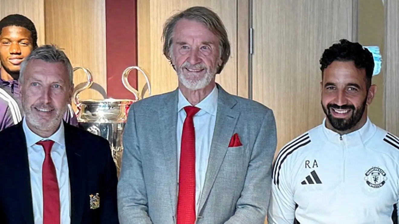 "Clashing Commanders": The Root of Manchester United's Chaos