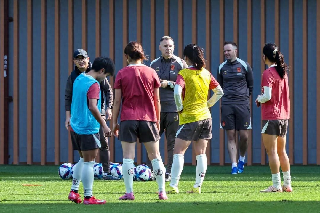 Shenzhen begins preparations for the Asian Cup as the Chinese women's football team seeks to rebuild confidence.