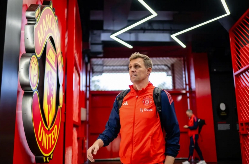 Who is the newly appointed head coach of Manchester United?