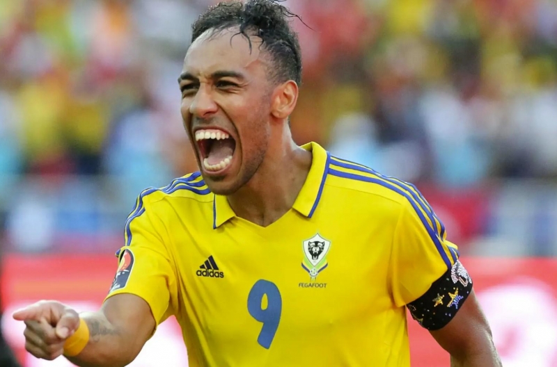 Humiliated, Aubameyang was immediately expelled from the African national team.