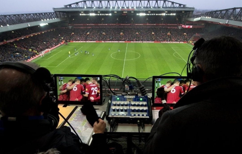 BLV must apologize to the audience during the Leeds vs MU match